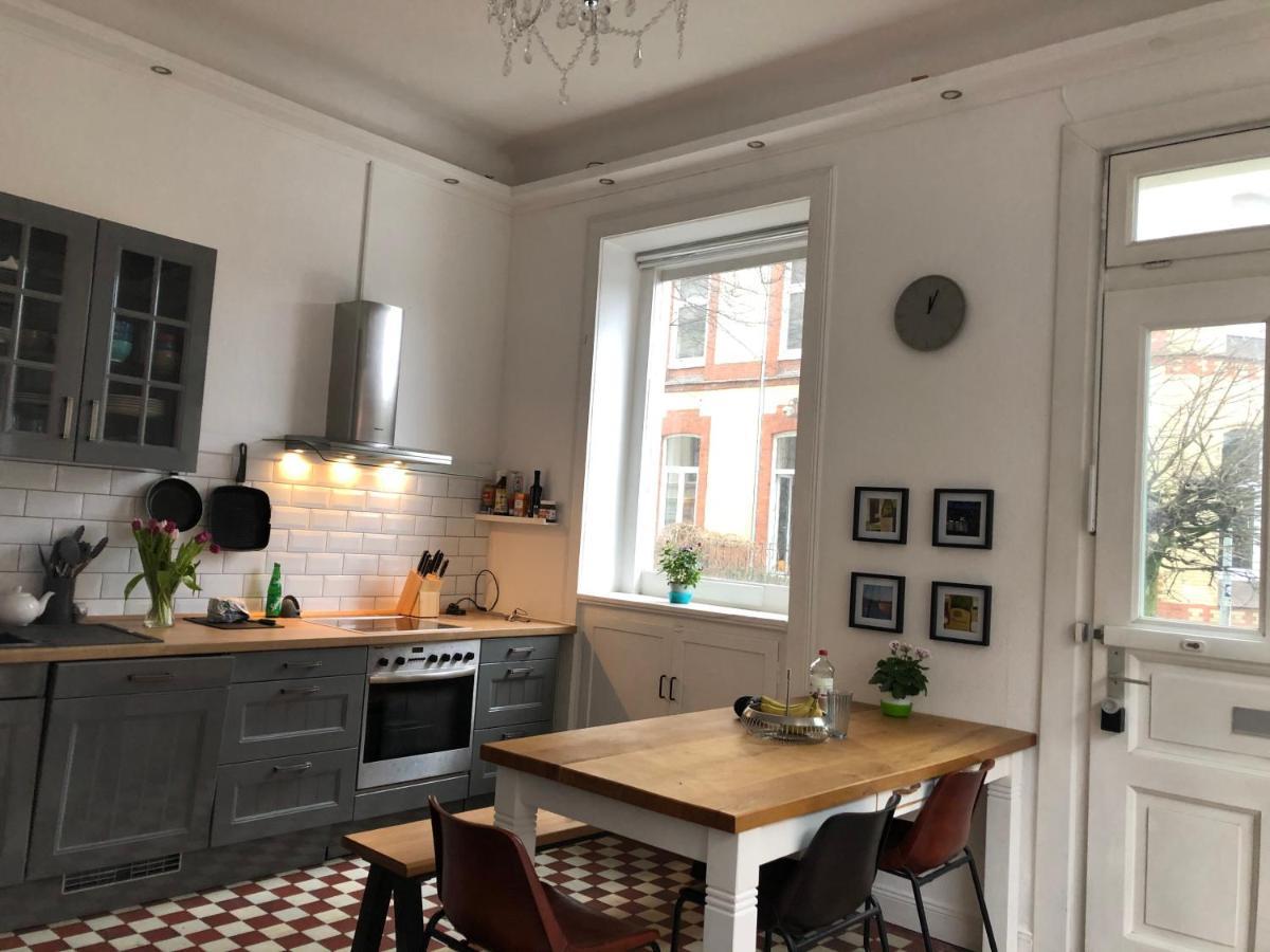 Großzügige Altbauwohnung in Bestlage Hamburgo Exterior foto