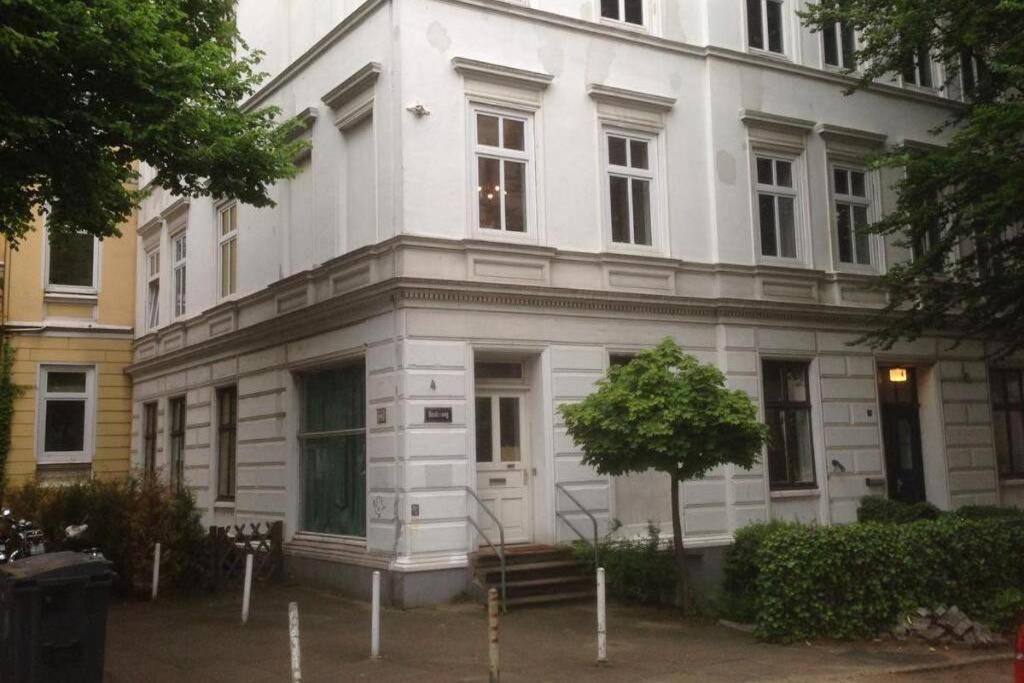 Großzügige Altbauwohnung in Bestlage Hamburgo Exterior foto