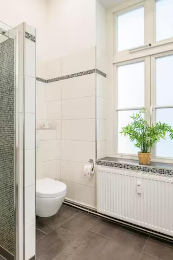 Großzügige Altbauwohnung in Bestlage Hamburgo Exterior foto