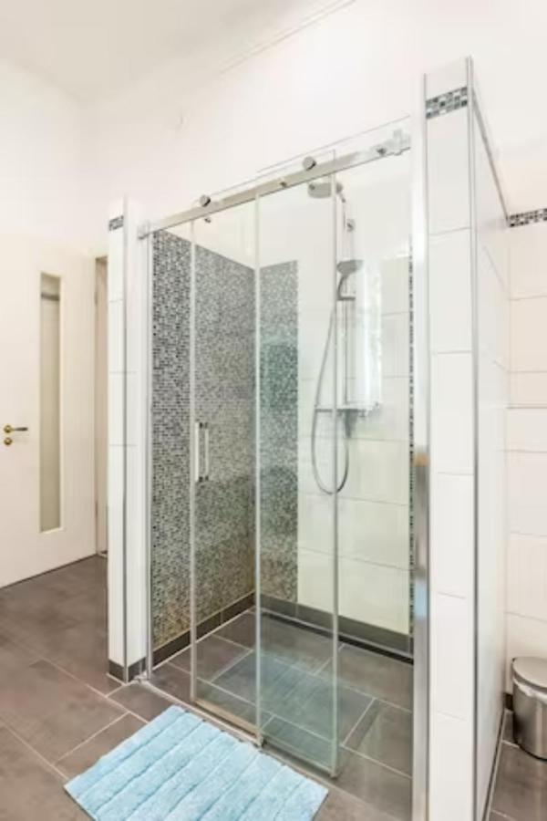 Großzügige Altbauwohnung in Bestlage Hamburgo Exterior foto